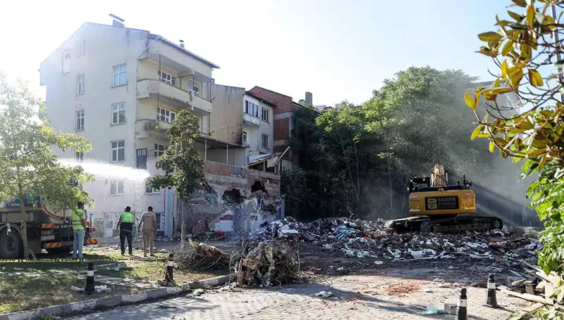 Sındırgı’da Deprem Artçıları: 4.0, 3.6 ve 3.9 Şiddetinde Şok Dalgalanması