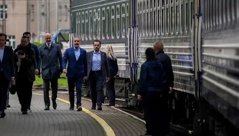 Türkiye Dışişleri Bakanı Fidan, Ukrayna’da Önemli Temaslarda Bulundu