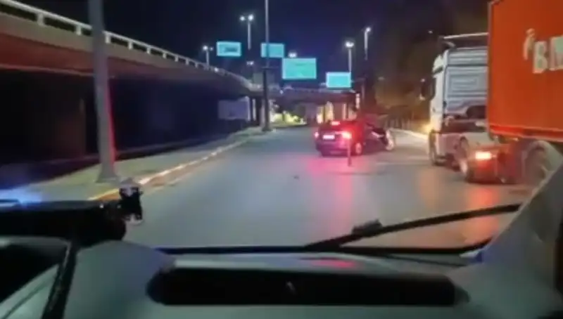 İstanbul'da Yüzlerce Kaçak Ürün Ele Geçirildi: Dev Operasyon Detayları