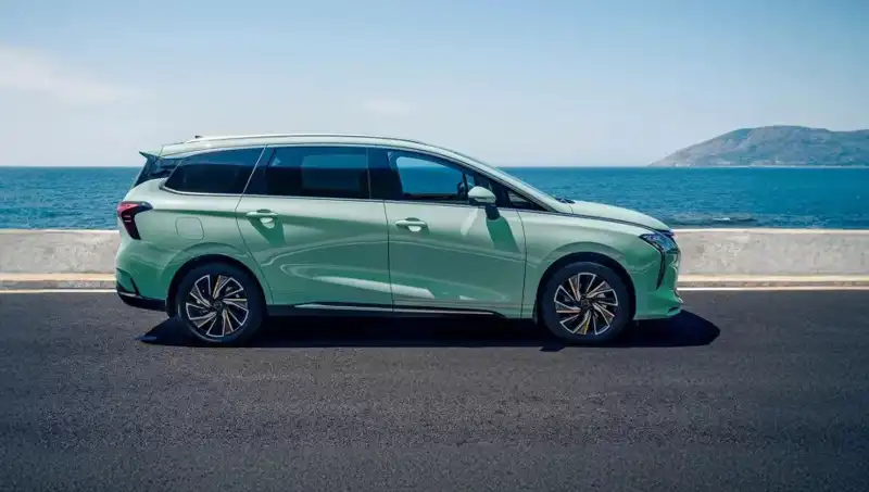 Türkiye'de Yeni Bir Oyuncu: Forthing Otomobili ve Fiyatları Açıklandı