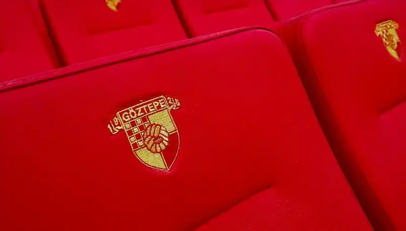 Göztepe, Geleceğin Yıldızı Junior Olaitan ile Sözleşme İmzaladı!