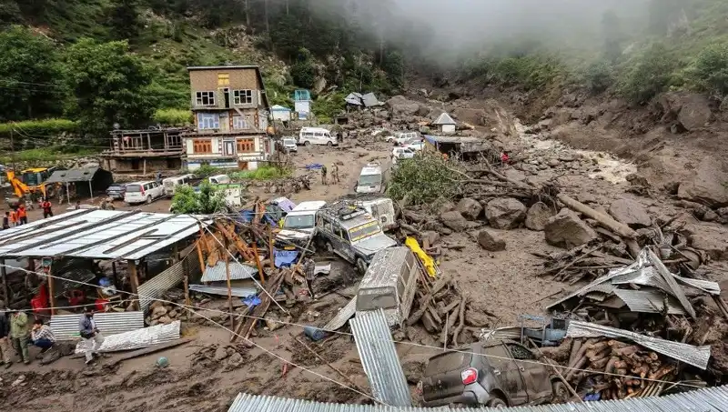 Hindistan'da Sel Felaketi: 60 Can Gitti, 200 Kayıp Var