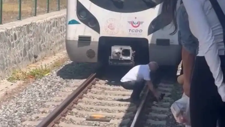 Marmaray Makinistinden Duygusal An: Raylarda Kediyi Kurtardı
