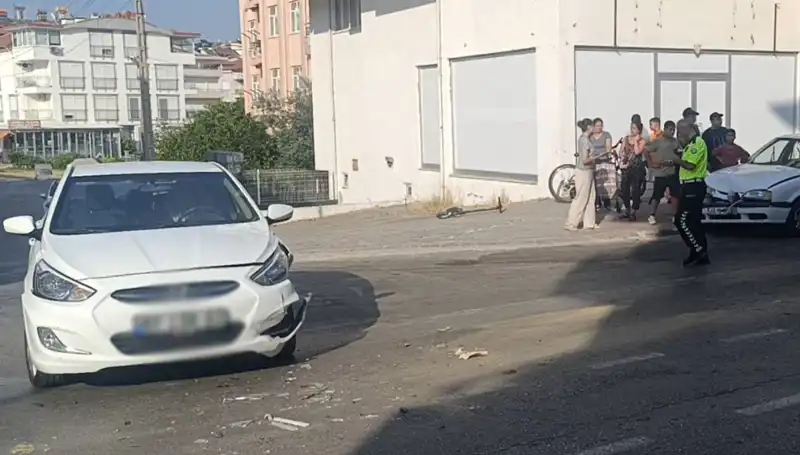 Antalya'da İki Otomobil Çarpıştı: Detaylar Ve Son Gelişmeler