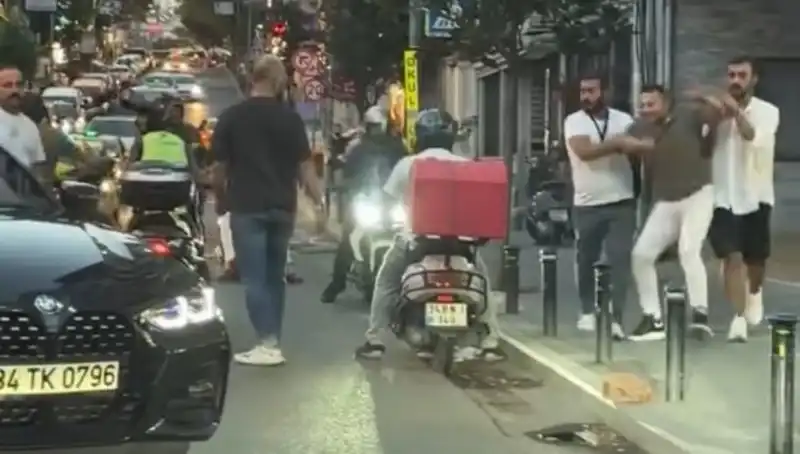 Nişantaşı’nda Yol Verme Kavgası: Sopalı Saldırı Şaşkınlık Yarattı