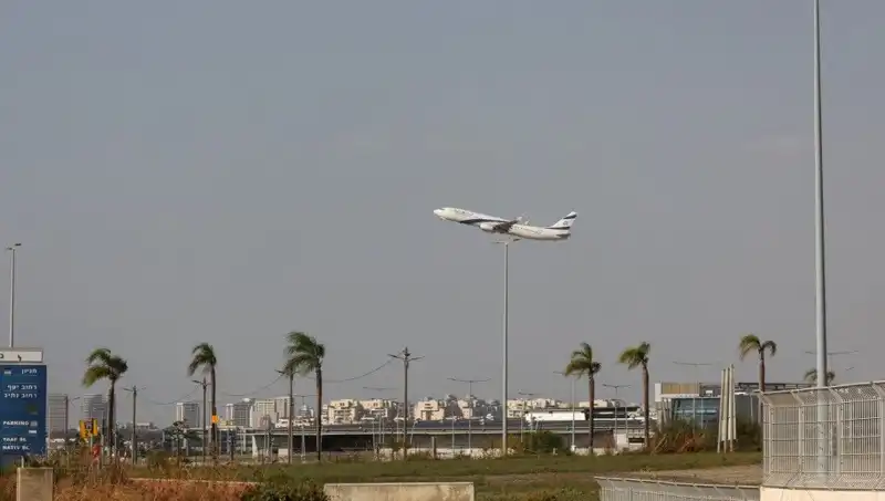 Husiler, İsrail'in Ben Gurion Havalimanı'na Füze Salvo'su Gerçekleştirdi!