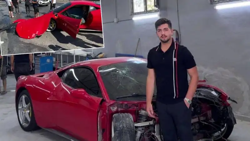 15 Milyonluk Ferrari Hurda Oldu: Sahibi "Binemeden Gitti" Dedi