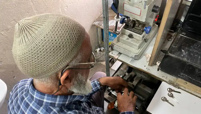 28 Yıldır Küçük Dükkanında Büyük Hayaller: "Burası Bana Saray Gibi"