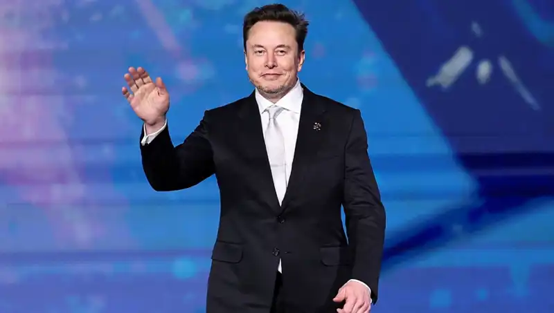Tesla, Kendi “Canavarını” Rafa Kaldırma Kararıyla Şaşırttı