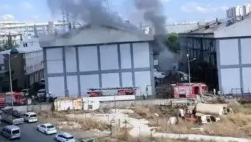 Başakşehir Sanayi Sitesi'nde Korkutan Yangın: Felaketin Sebepleri ve Sonuçları