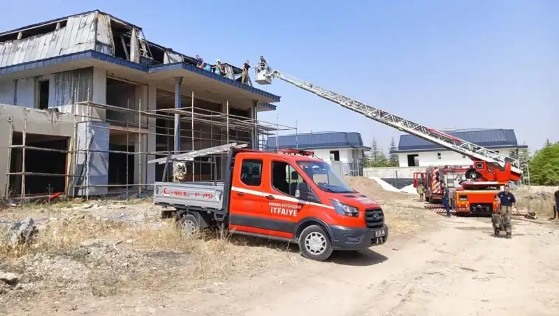 Ankara Gölbaşı’nda Villaların Bulunduğu Alanda Dehşet Verici Yangın