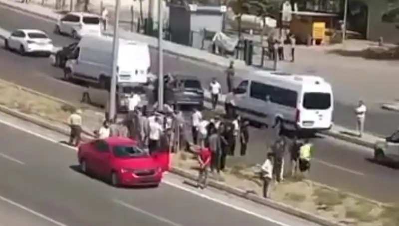 Yayaların Güvenliği Tehlikede: Karşıdan Karşıya Geçerken Dikkat!