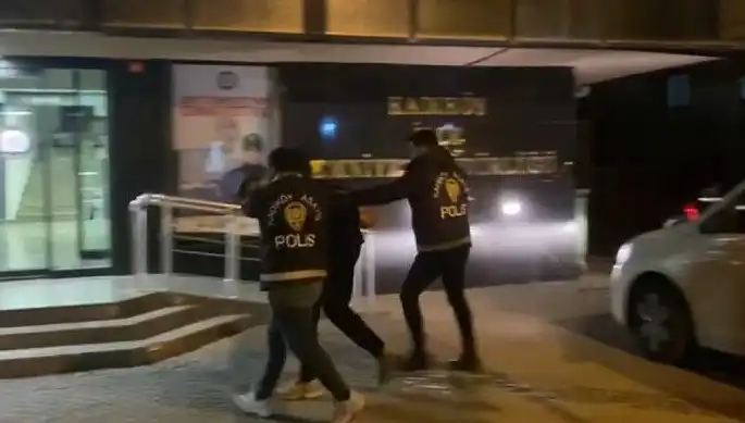 Galatasaray Taraftarını Silahla Yaralayan Zanlı, Polisi Aşarak Yakalandı!