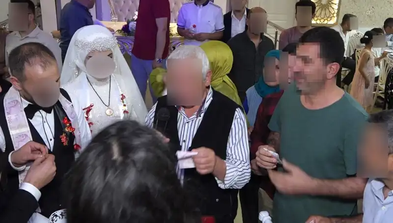 Düğün Davetiyesiz Giden Misafir, Pasta Yedi ve Takıları Çaldı
