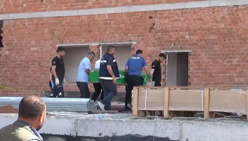 İnşaatta Facianın Korkunç Görüntüleri: İşçilerin Hayatını Kaybetmesine Neden Olan Olay