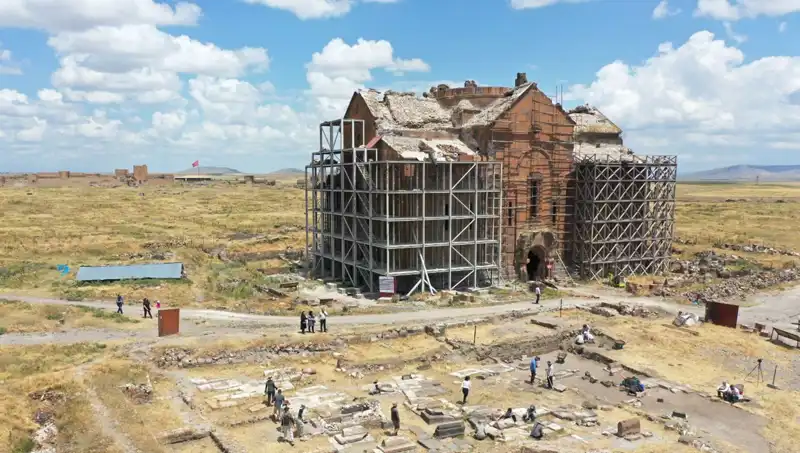 Tarihin Derinliklerinden Gelen Sırları Ortaya Çıkarmak İçin 6 Farklı Kazı Noktası