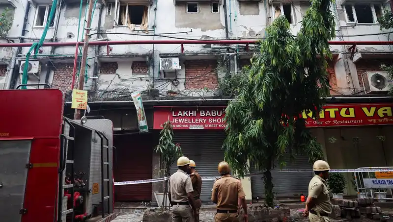 Hindistan'daki Otel Yangınında Trajik Olay: 15 Kişi Hayatını Kaybetti