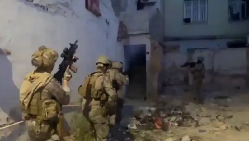 Türkiye Genelinde Eş Zamanlı Uyuşturucu Operasyonu: 2 Bin 311 Gözaltı