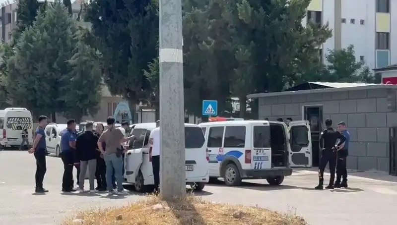 Adliye Önünde Gerginlik: İki Aile Arasında Çıkan Kavga 5 Yaralı, 7 Gözaltı