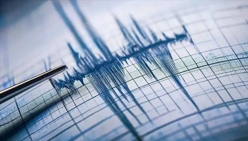 Ege Denizi’nde Beklenmedik Deprem: 3.3 Büyüklüğündeki Sarsıntı Neleri Etkiledi?