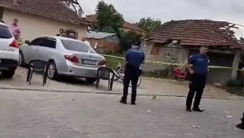 Genç Kızın Cinayeti: Tuvalette Yakalanan Katil Kim?
