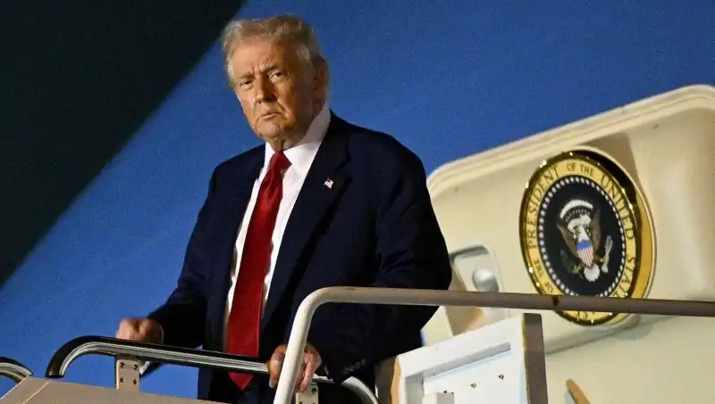 ABD Başkanı Trump, Lahey'deki NATO Zirvesi'nde Tarihi Mesajlar Vermeye Hazırlanıyor