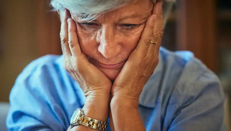 40'lı Yaşlarda Alzheimer Belirtileri: Erken Uyarı İşareti Stres Mi?